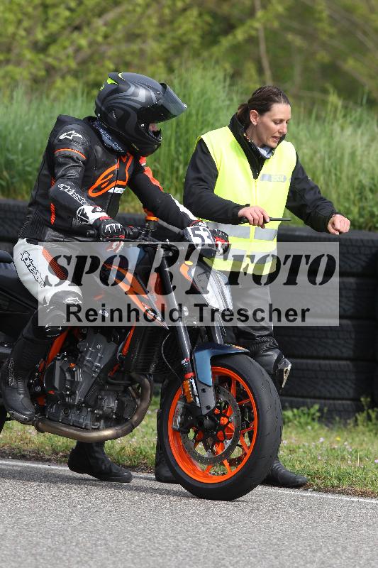 /Archiv-2025/10 23.04.2025 Cornu Master School ADR/rot-rouge/53